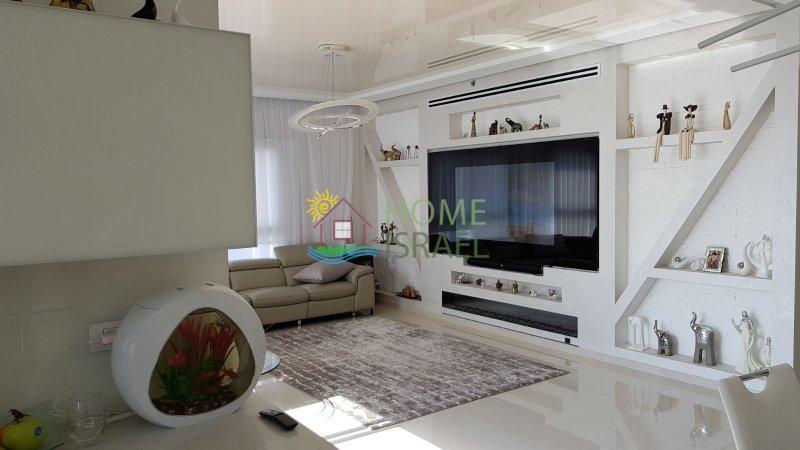 5 комнат в Нетании